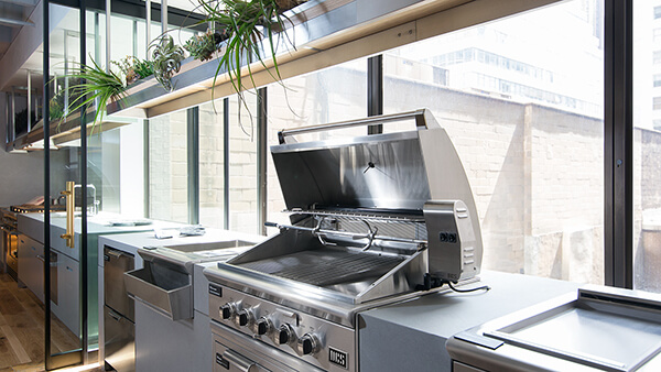 36ʺ Stainless steel grill exhibited at New York Experience Center.